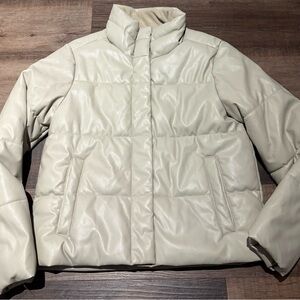 NWT Women's Cream Puffer Jacket